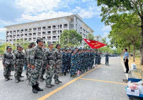 学院新闻 | 军训锻造意志，慰问温暖人心