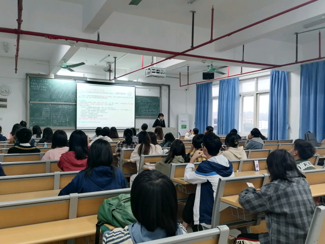 管理学院举行2020级与2021级宣传委员会议