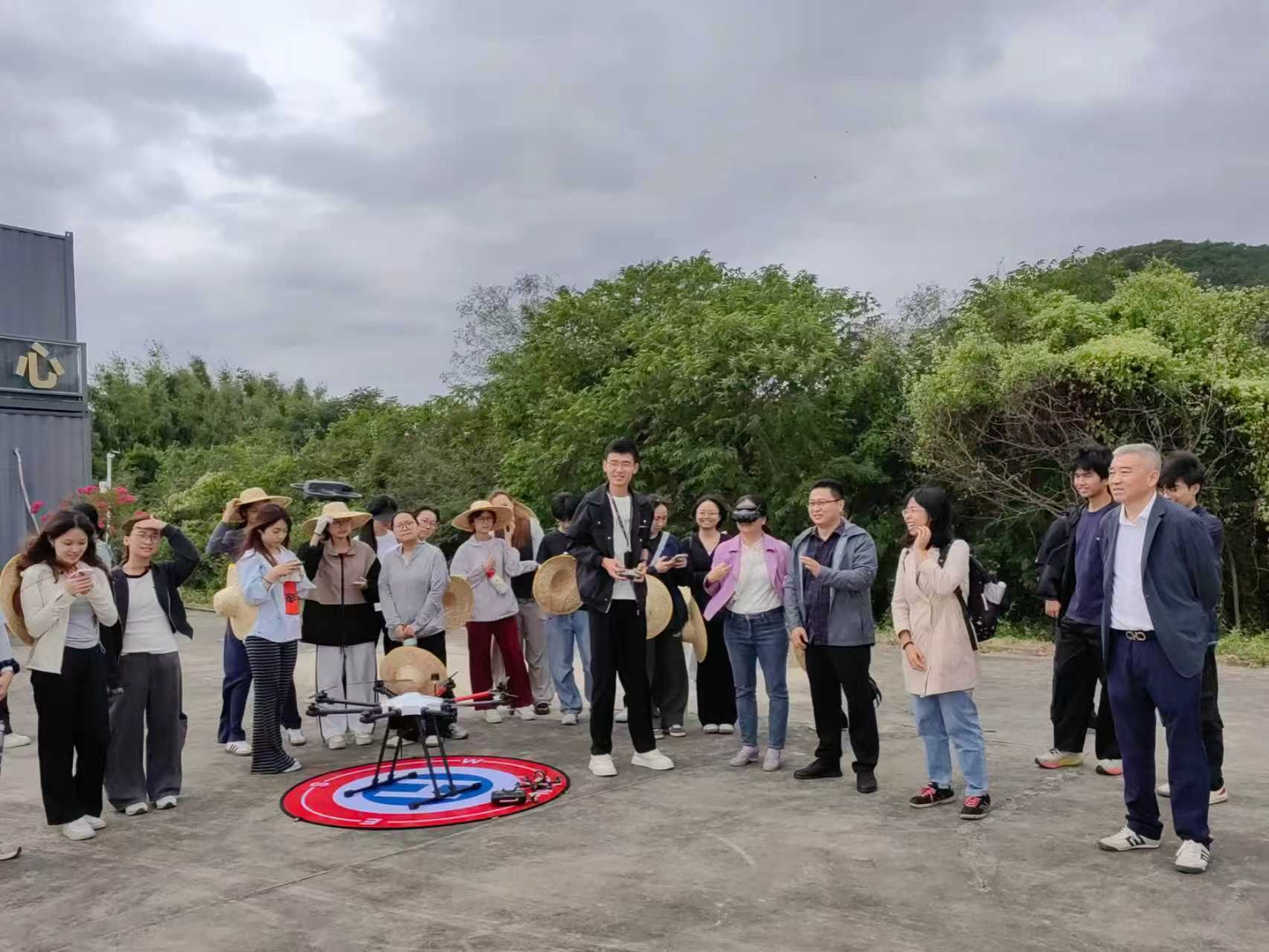 仲京数字乡村产业学院开展无人机实践 智慧科技赋能乡村振兴