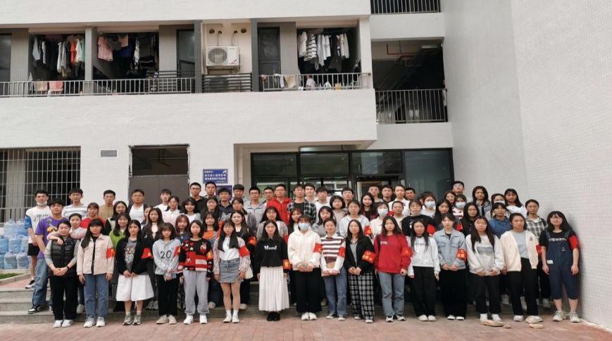 党建引领创建学生社区新格局             ——管理学院开展宿舍检查工作